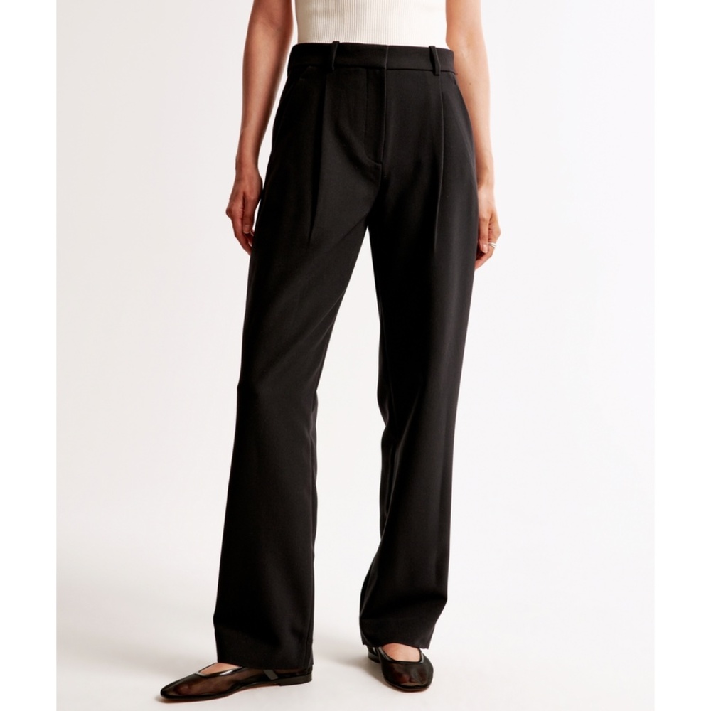 Abercrombie & Fitch Quinn Tailored Straight Pant Size 4 Short